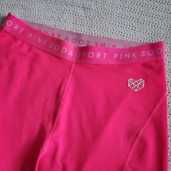 🍒EUC PINK SODA BIKER SHORTS - Picture 3 of 9